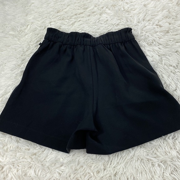Lululemon Noir Short 5.5" Black - Picture 4 of 6